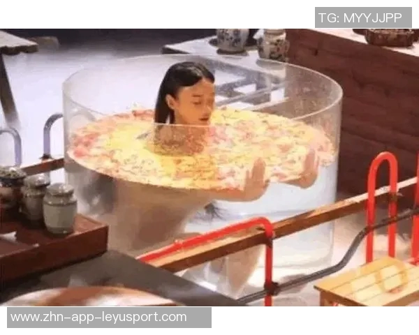 女主持调侃按摩浴缸情趣皮尔斯幽默回应家中无此奢侈品