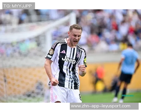 38岁大卫路易斯带领10人队伍零封对手获欧冠MVP表现惊艳 38岁大卫路易斯带领10人队伍零封对手获欧冠MVP表现惊艳