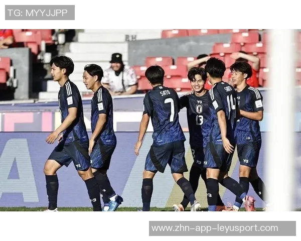 日本U20在加时赛被法国绝杀球员痛苦瘫倒赛场泪如雨下