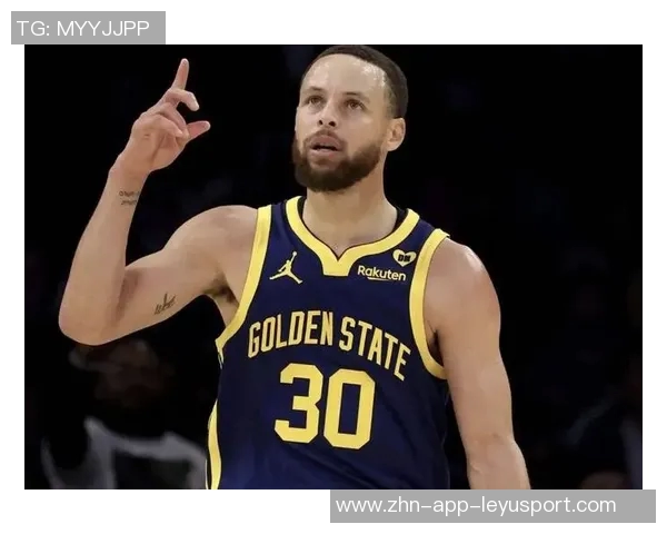 2米26控卫文班亚马展现全能球技助攻队友三分球精彩瞬间 2米26控卫文班亚马展现全能球技助攻队友三分球精彩瞬间