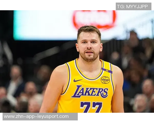 东契奇瘦身显成效半场高效得分22分展现攻防全能实力