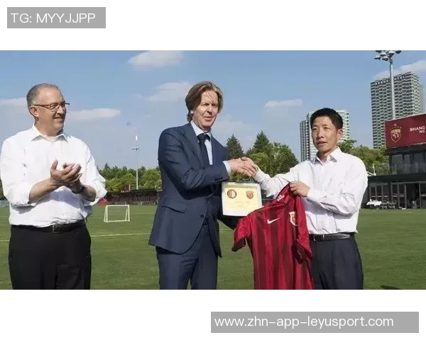 弗兰克盛赞范德芬展望未来俱乐部前景光明令人期待