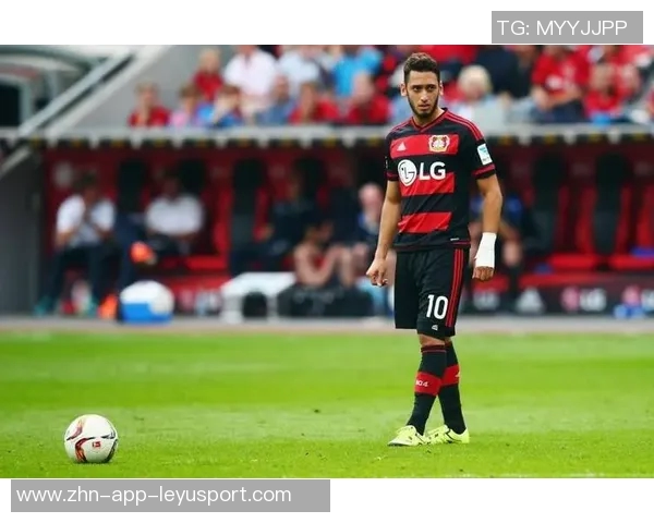 土耳其国门祝贺恰尔汗奥卢百场里程碑期待未来更多辉煌成就