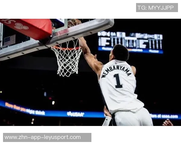 文班亚马半场高效表现仅用16分钟砍下22分7篮板3助攻引发热议 文班亚马半场高效表现仅用16分钟砍下22分7篮板3助攻引发热议