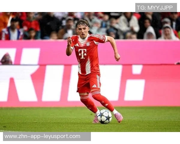 17岁卡尔与奥利塞庆祝逆转胜利全队展现团结精神与拼搏意志