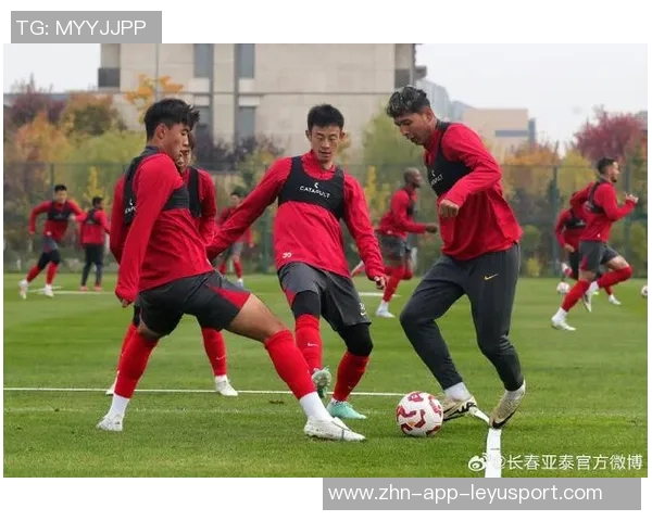 长春气温骤降却挡不住亚泰将士训练热情奋勇备战新赛季