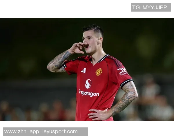 曼联全力争胜发布海报马奎尔独自亮相迎战布莱顿